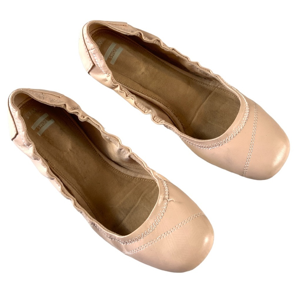 TOM’S Coquette blush, rose round toe leather balletcore slip-on flats Size 7.5